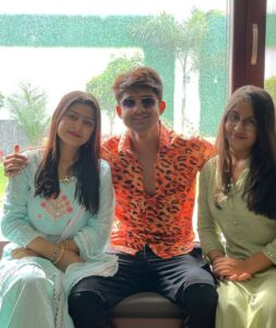 Abhishek Kumar with his sister (right) and mother (left)