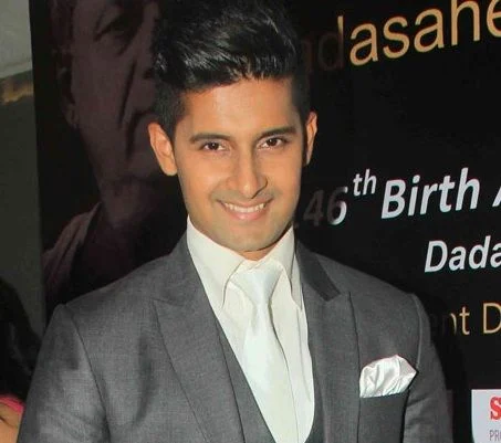 Ravi Dubey Biography, Height, Age, Girlfriend, Wife, Family & More